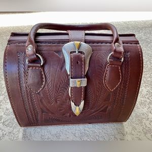 Womens Tooled Leather Western style Purse